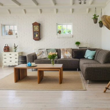 living-room-couch-interior-room-584399.jpeg